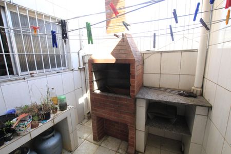 Casa à venda com 180m², 4 quartos e 2 vagasChurrasqueira