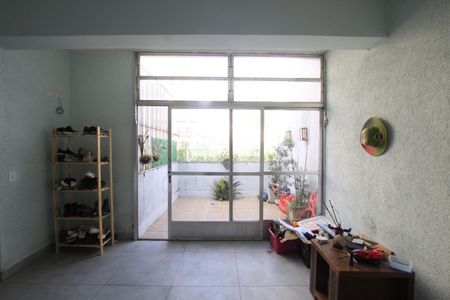 Casa à venda com 180m², 4 quartos e 2 vagasVaranda