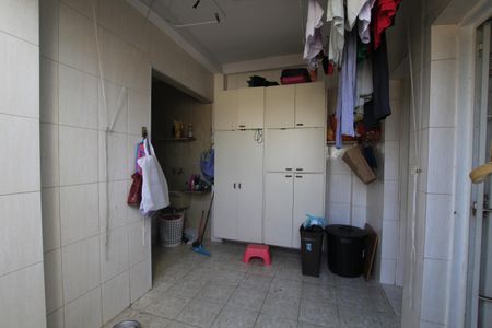 Casa à venda com 180m², 4 quartos e 2 vagasVaranda