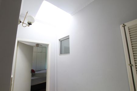 Casa à venda com 180m², 4 quartos e 2 vagasCorredor