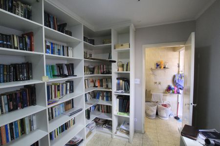 Casa à venda com 180m², 4 quartos e 2 vagasEscritório