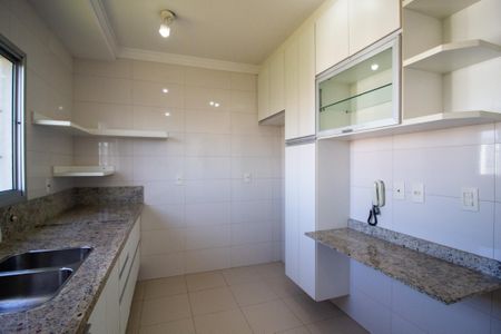Apartamento para alugar com 118m², 2 quartos e 2 vagasCozinha