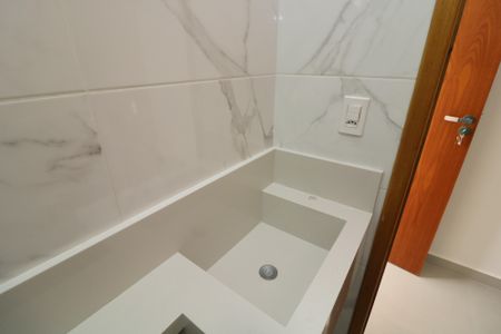Casa à venda com 80m², 2 quartos e 2 vagasBanheiro da Suíte