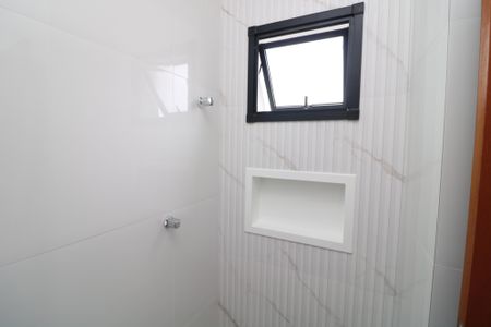 Casa à venda com 80m², 2 quartos e 2 vagasBanheiro da Suíte 2