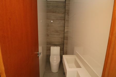 Casa à venda com 80m², 2 quartos e 2 vagasLavabo