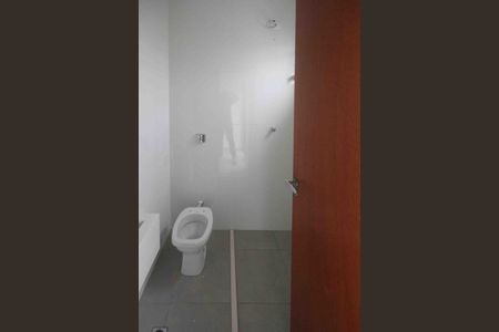 Casa à venda com 80m², 2 quartos e 2 vagasBanheiro da Suite