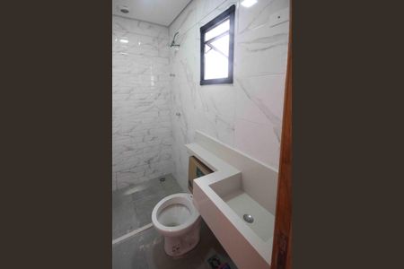 Casa à venda com 80m², 2 quartos e 2 vagasBanheiro da suite