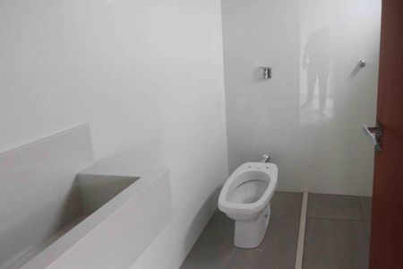 Casa à venda com 80m², 2 quartos e 2 vagasBanheiro da Suite