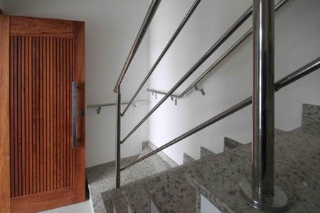 Casa à venda com 80m², 2 quartos e 2 vagasHall de entrada