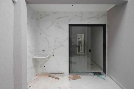 Casa à venda com 80m², 2 quartos e 2 vagasQuintal e Área de Serviço