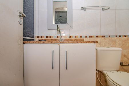Banheiro de apartamento para alugar com 1 quarto, 50m² em Sarandi, Porto Alegre