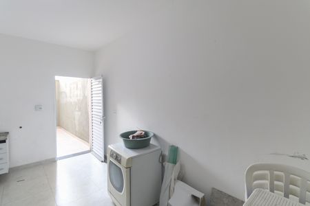 Casa à venda com 103m², 2 quartos e 2 vagas Casa à venda com 103m², 2 quartos e 2 vagasCozinha