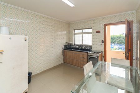 Casa à venda com 103m², 2 quartos e 2 vagas Casa à venda com 103m², 2 quartos e 2 vagasCozinha