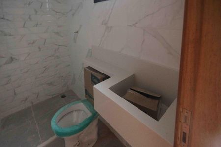 Apartamento à venda com 80m², 2 quartos e 2 vagasBanheiro da suite