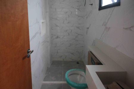 Apartamento à venda com 80m², 2 quartos e 2 vagasBanheiro da suite