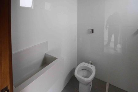 Apartamento à venda com 80m², 2 quartos e 2 vagasBanheiro da Suíte 2