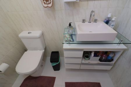 Casa à venda com 126m², 2 quartos e 1 vagaBanheiro