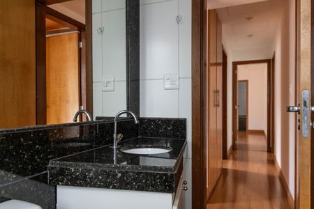 Apartamento para alugar com 176m², 4 quartos e 3 vagas Apartamento para alugar com 176m², 4 quartos e 3 vagasBanheiro Social