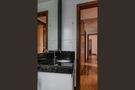 Apartamento para alugar com 176m², 4 quartos e 3 vagas Apartamento para alugar com 176m², 4 quartos e 3 vagasBanheiro Social