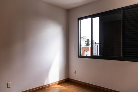 Apartamento para alugar com 176m², 4 quartos e 3 vagas Apartamento para alugar com 176m², 4 quartos e 3 vagasQuarto 2
