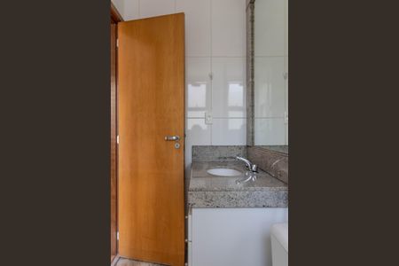 Apartamento para alugar com 176m², 4 quartos e 3 vagas Apartamento para alugar com 176m², 4 quartos e 3 vagasBanheiro da Suíte 2