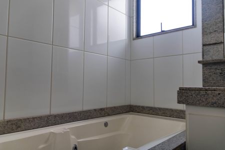 Apartamento para alugar com 176m², 4 quartos e 3 vagas Apartamento para alugar com 176m², 4 quartos e 3 vagasBanheiro da Suíte 1