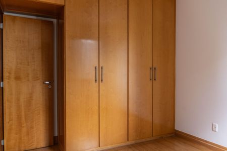 Apartamento para alugar com 176m², 4 quartos e 3 vagas Apartamento para alugar com 176m², 4 quartos e 3 vagasQuarto 2