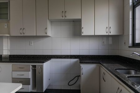 Apartamento para alugar com 176m², 4 quartos e 3 vagas Apartamento para alugar com 176m², 4 quartos e 3 vagasCozinha