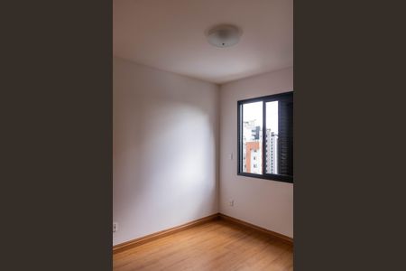 Apartamento para alugar com 176m², 4 quartos e 3 vagas Apartamento para alugar com 176m², 4 quartos e 3 vagasQuarto 2