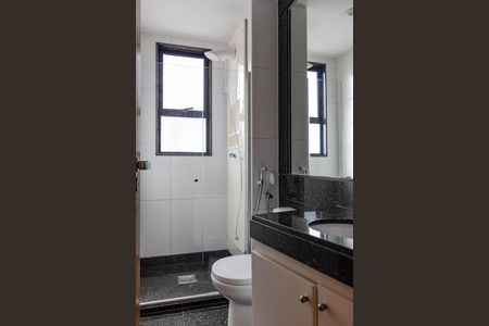 Apartamento para alugar com 176m², 4 quartos e 3 vagas Apartamento para alugar com 176m², 4 quartos e 3 vagasBanheiro Social