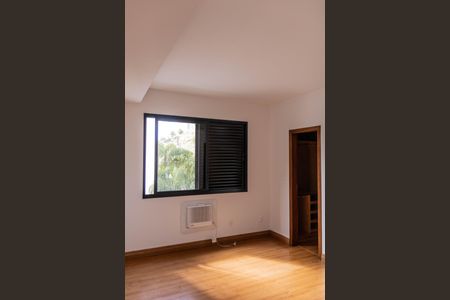 Apartamento para alugar com 176m², 4 quartos e 3 vagas Apartamento para alugar com 176m², 4 quartos e 3 vagasSuíte 1