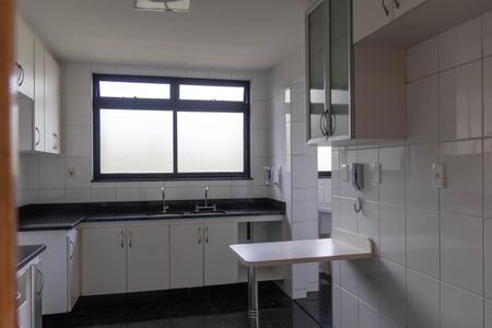 Apartamento para alugar com 176m², 4 quartos e 3 vagas Apartamento para alugar com 176m², 4 quartos e 3 vagasCozinha