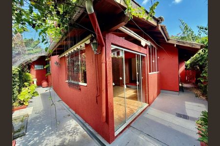 Casa para alugar com 506m², 4 quartos e 5 vagas Casa para alugar com 506m², 4 quartos e 5 vagasÁrea externa