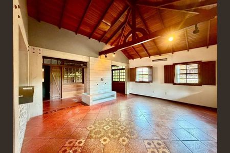 Sala de casa para alugar com 4 quartos, 506m² em Santo Antonio de Lisboa, Florianópolis