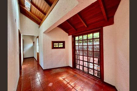 Casa para alugar com 506m², 4 quartos e 5 vagas Casa para alugar com 506m², 4 quartos e 5 vagasQuarto
