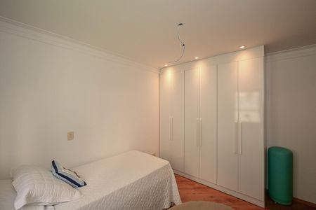 Apartamento à venda com 145m², 3 quartos e 2 vagasSuíte 2