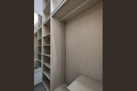 Apartamento para alugar com 60m², 2 quartos e 1 vaga Apartamento para alugar com 60m², 2 quartos e 1 vagaCloset da suíte