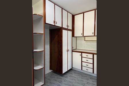 Casa para alugar com 160m², 5 quartos e 2 vagasCozinha