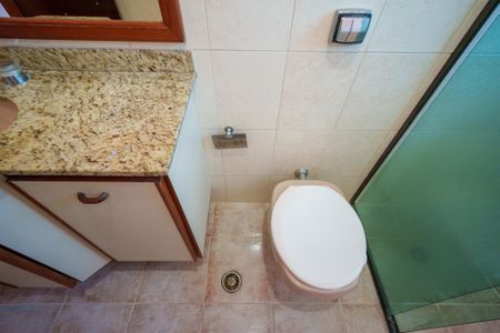 Casa para alugar com 160m², 4 quartos e 2 vagas Casa para alugar com 160m², 4 quartos e 2 vagasBanheiro social