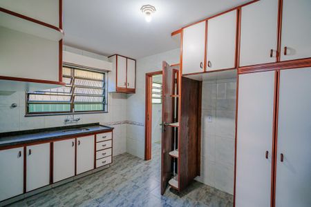 Casa para alugar com 160m², 4 quartos e 2 vagas Casa para alugar com 160m², 4 quartos e 2 vagasCozinha