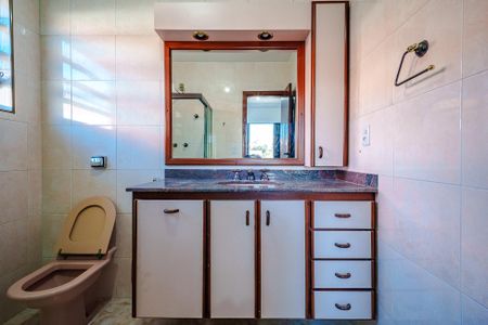 Casa para alugar com 160m², 4 quartos e 2 vagas Casa para alugar com 160m², 4 quartos e 2 vagasBanheiro Suíte