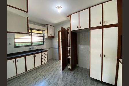 Casa para alugar com 160m², 5 quartos e 2 vagasCozinha