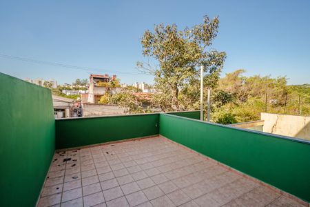 Casa para alugar com 160m², 4 quartos e 2 vagas Casa para alugar com 160m², 4 quartos e 2 vagasVaranda