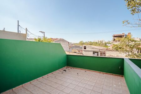 Casa para alugar com 160m², 4 quartos e 2 vagas Casa para alugar com 160m², 4 quartos e 2 vagasVaranda