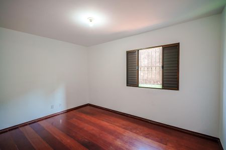 Casa para alugar com 160m², 4 quartos e 2 vagas Casa para alugar com 160m², 4 quartos e 2 vagasQuarto 1