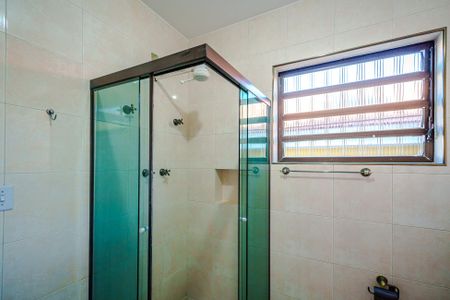 Casa para alugar com 160m², 4 quartos e 2 vagas Casa para alugar com 160m², 4 quartos e 2 vagasBanheiro Suíte
