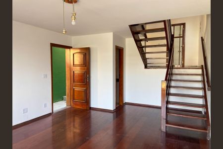 Casa para alugar com 160m², 5 quartos e 2 vagasSala