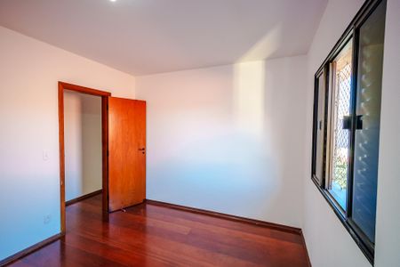Casa para alugar com 160m², 4 quartos e 2 vagas Casa para alugar com 160m², 4 quartos e 2 vagasQuarto 2