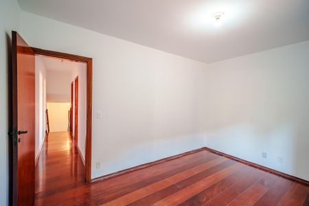 Casa para alugar com 160m², 4 quartos e 2 vagas Casa para alugar com 160m², 4 quartos e 2 vagasQuarto 1