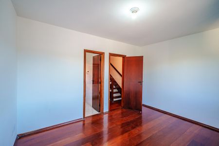 Casa para alugar com 160m², 4 quartos e 2 vagas Casa para alugar com 160m², 4 quartos e 2 vagasSuíte